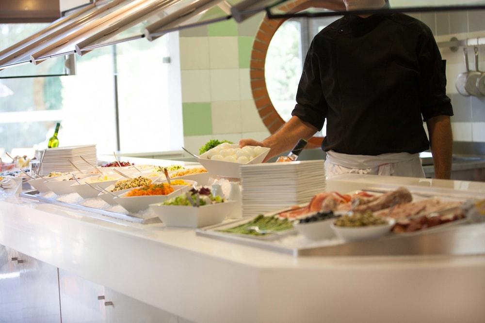 Отель Ibis Styles Bordeaux Aeroport Мериньяк Экстерьер фото