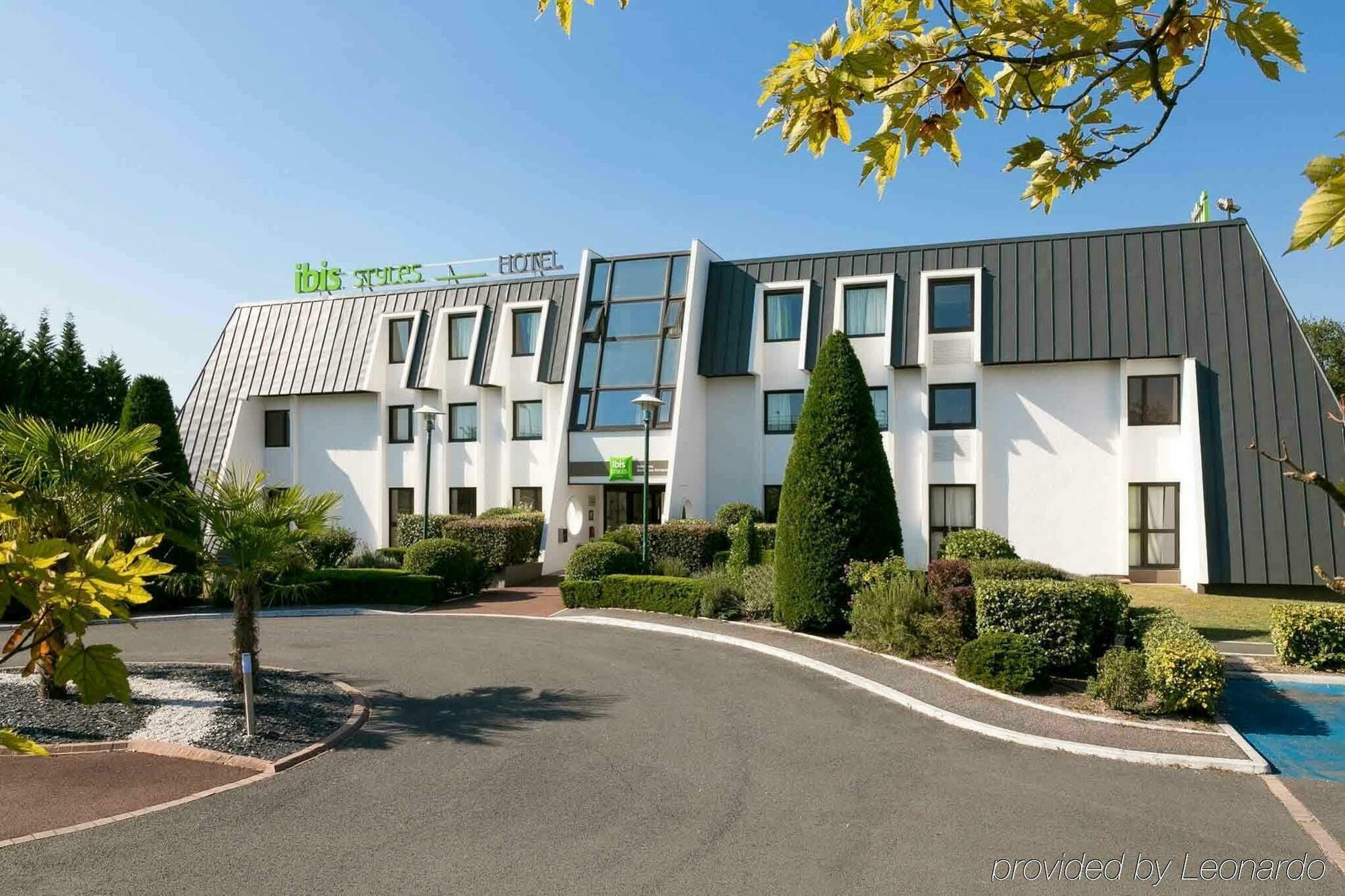 Отель Ibis Styles Bordeaux Aeroport Мериньяк Экстерьер фото